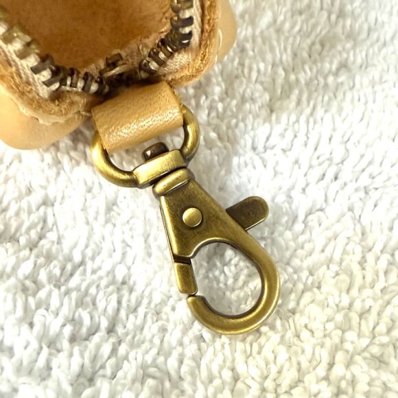 Portland Leather Champagne Taco Keychain Pouch - Brand New - Picture 6 of 6